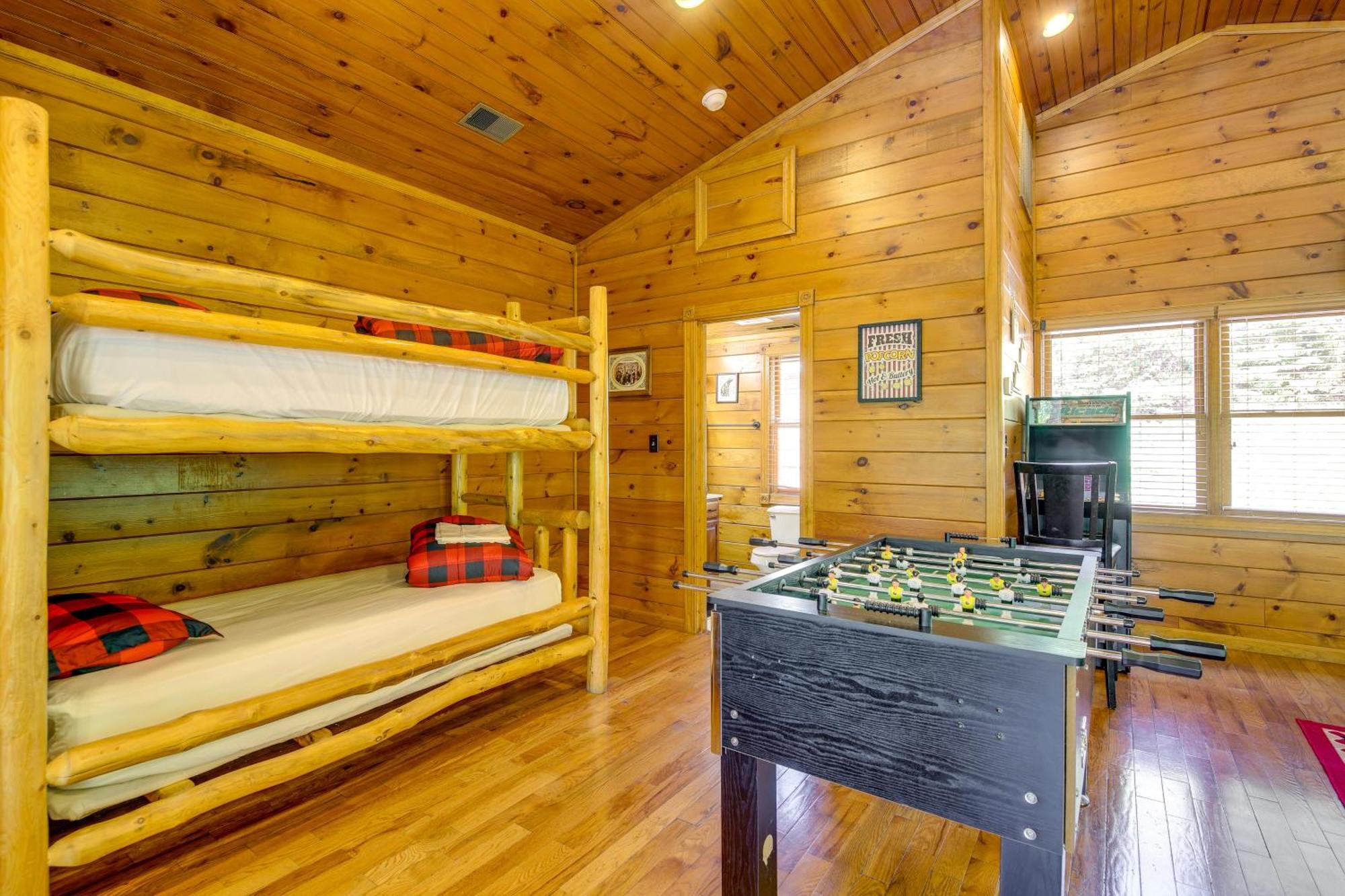 Cabin With Pool Access About 3 Mi To Downtown Gatlinburg Exterior foto
