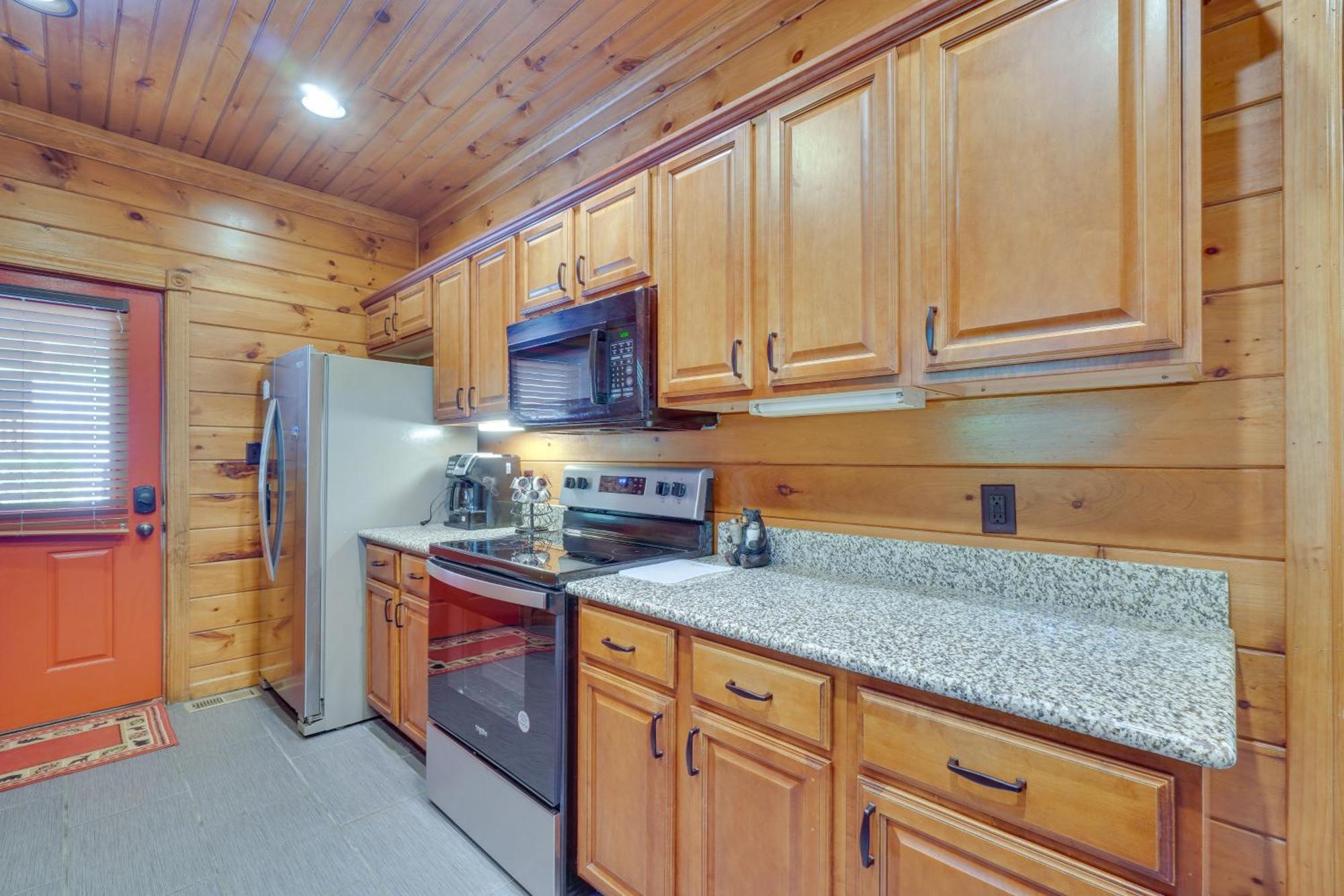 Cabin With Pool Access About 3 Mi To Downtown Gatlinburg Exterior foto