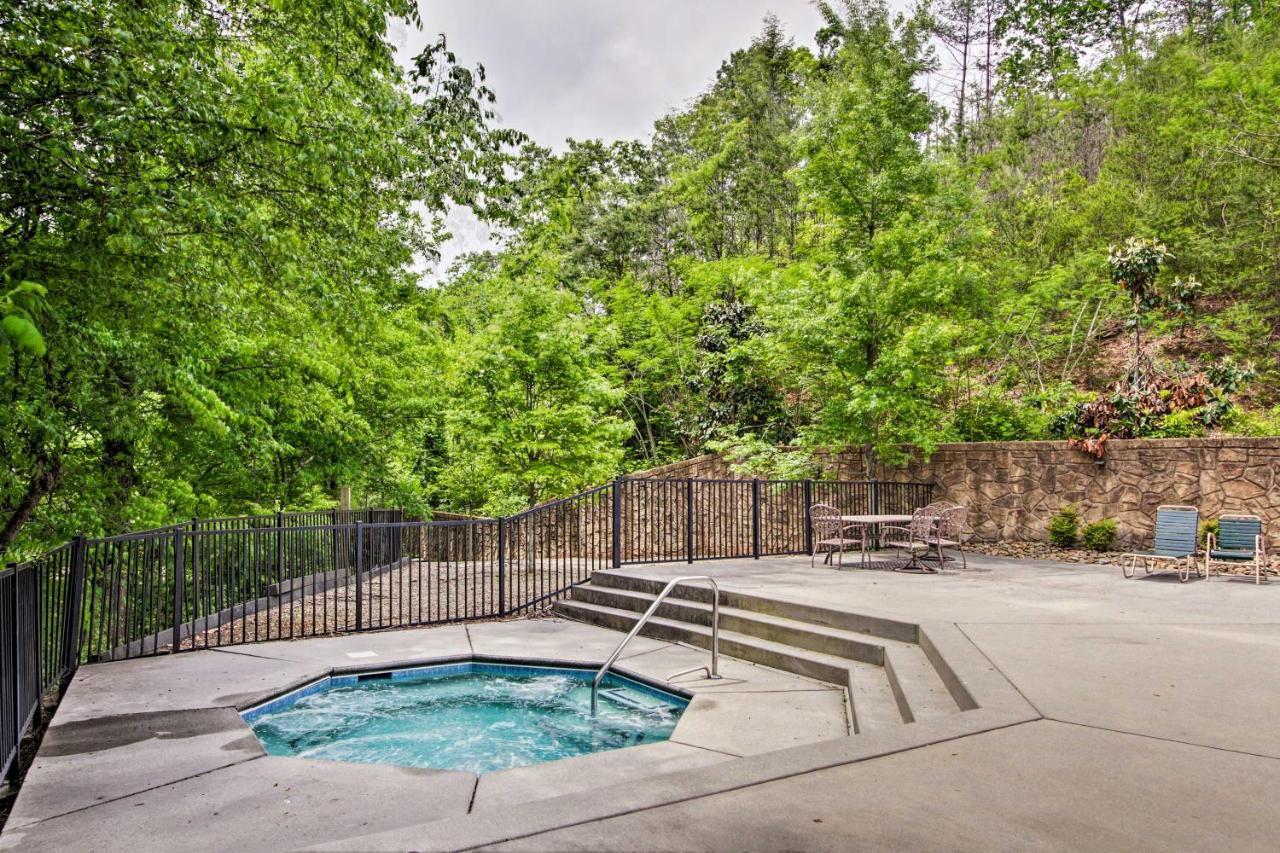 Cabin With Pool Access About 3 Mi To Downtown Gatlinburg Exterior foto